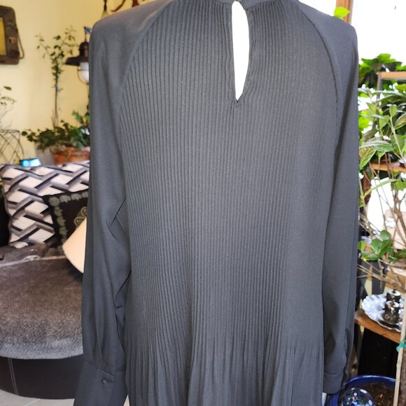 Vince Camuto  High Neck Pleated Black Georgette Crepe L/S Tunic Blouse - Picture 7 of 10